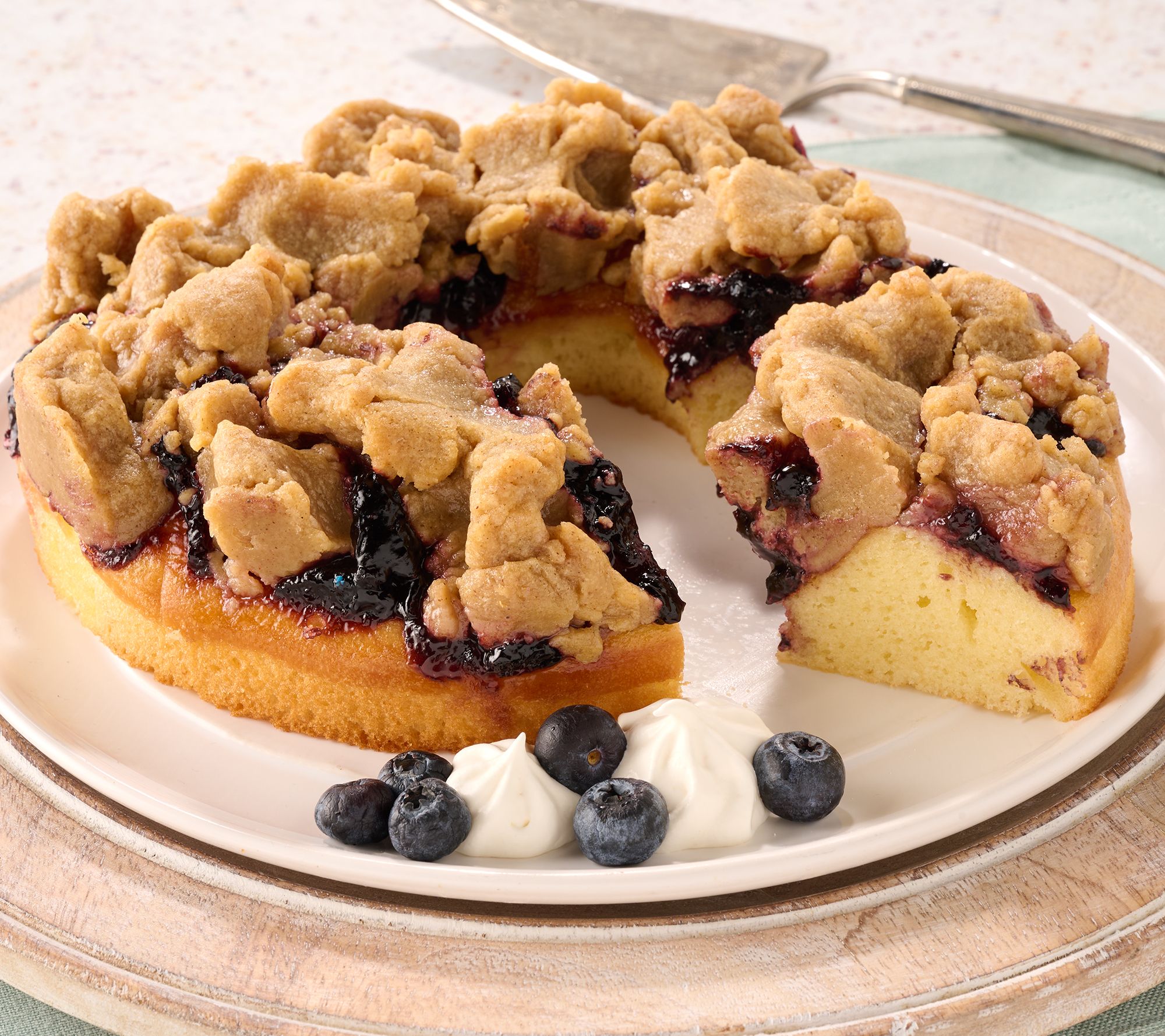 Hahn's Bakery 2-lb Fresh Baked German Butter Crumb Cake Ring