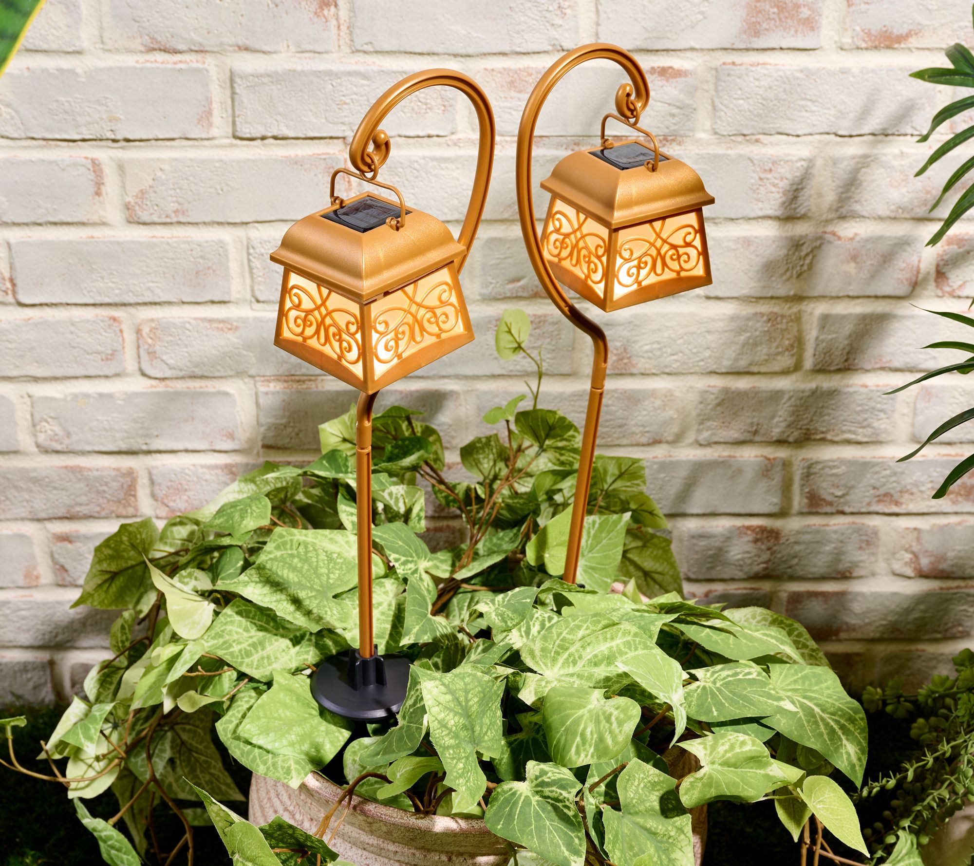 Fusion Set of 2 Coach Lights With Shepherds Hooks