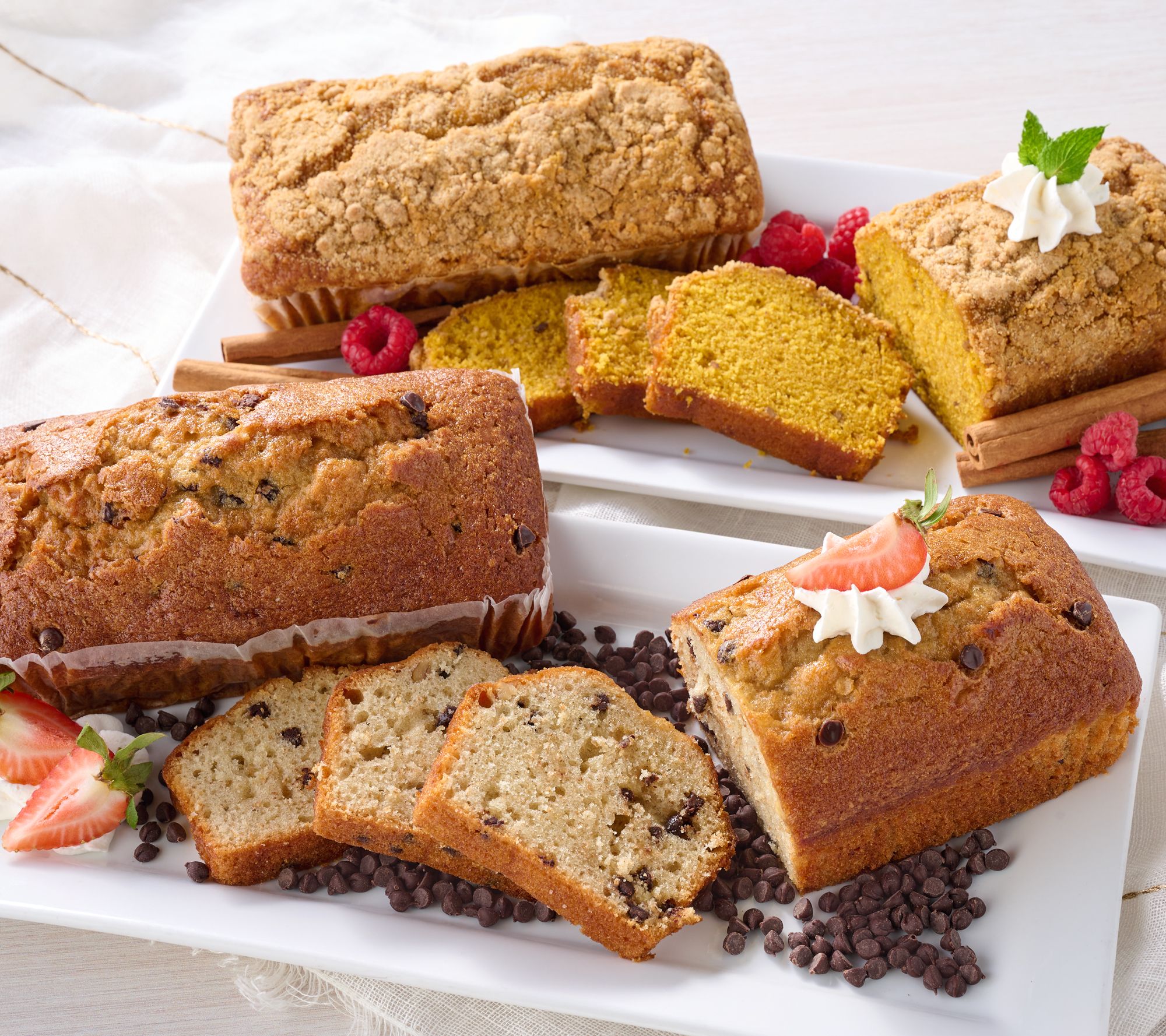 SH12/7 Bakehouse Bread (4) 14oz Banana or Pumpkin Bread Loaves