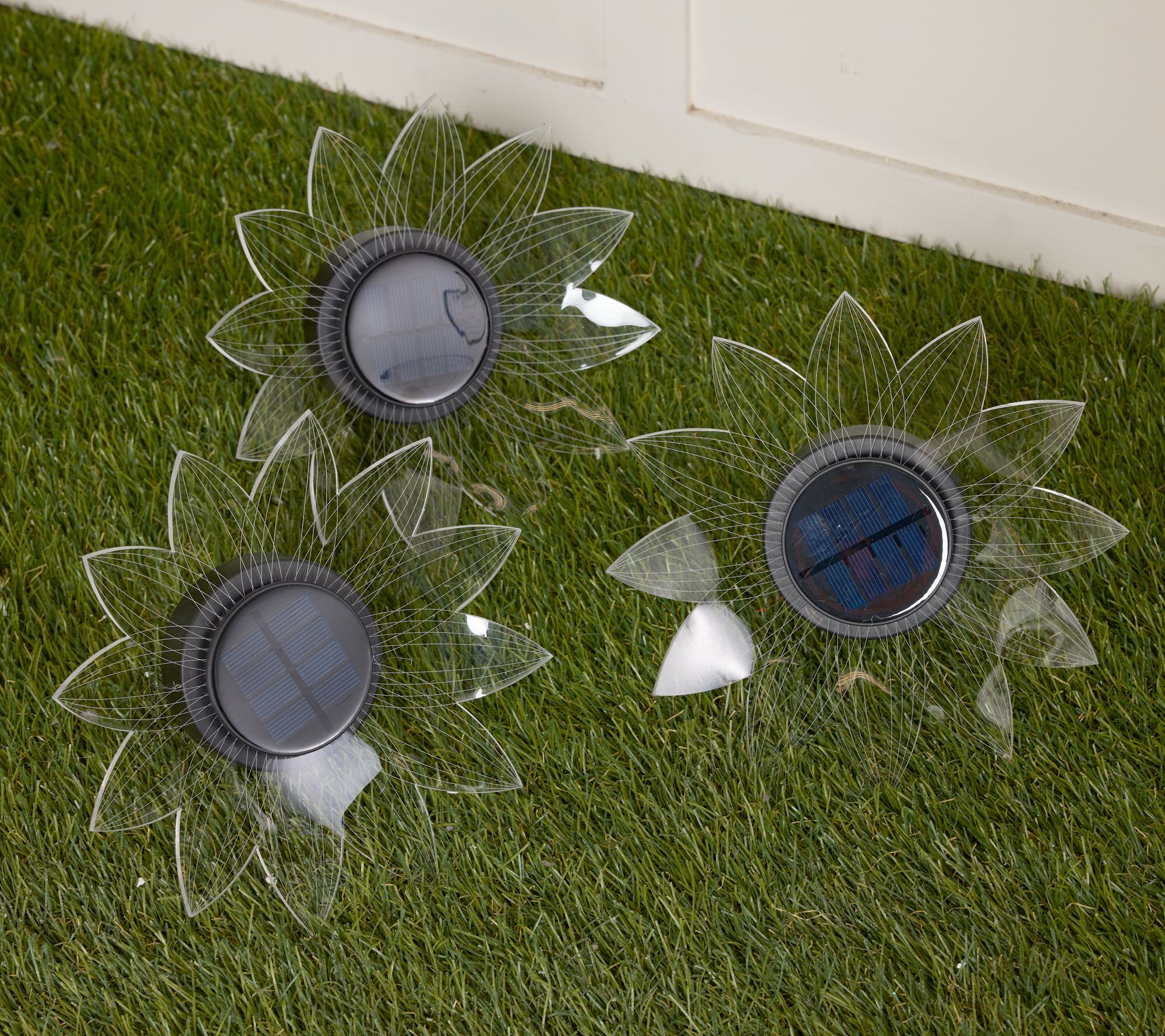 "As Is" Jenning Set (3) XL Acrylic Flower White Light Solar Lights