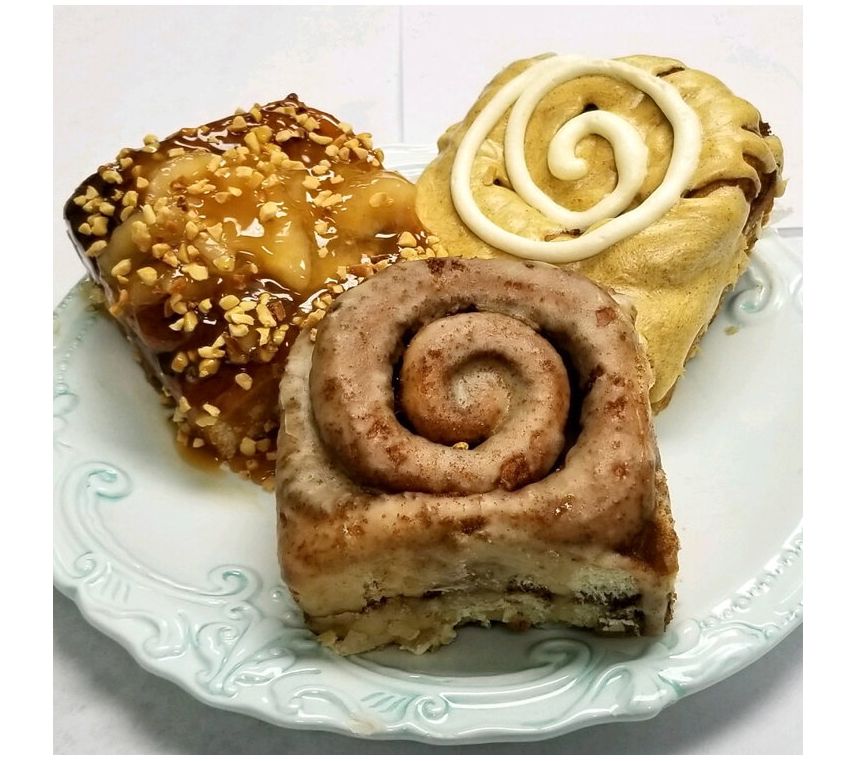 Cinnamom Bakery (12) Individual Autumn Varietyinnamon Rolls