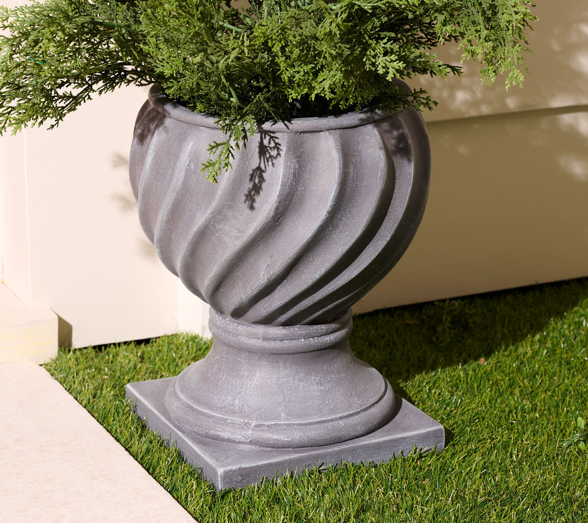 Garden Reflections 10.5" Urn Planter