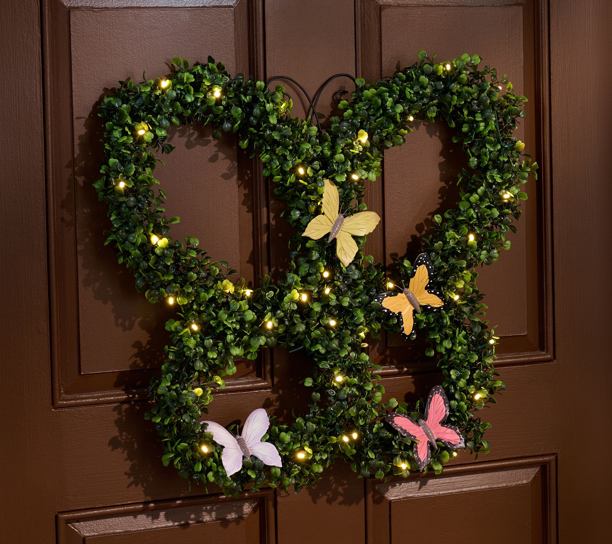 Girl Next Door Illuminated Indoor/Outdoor Boxwood Wreath