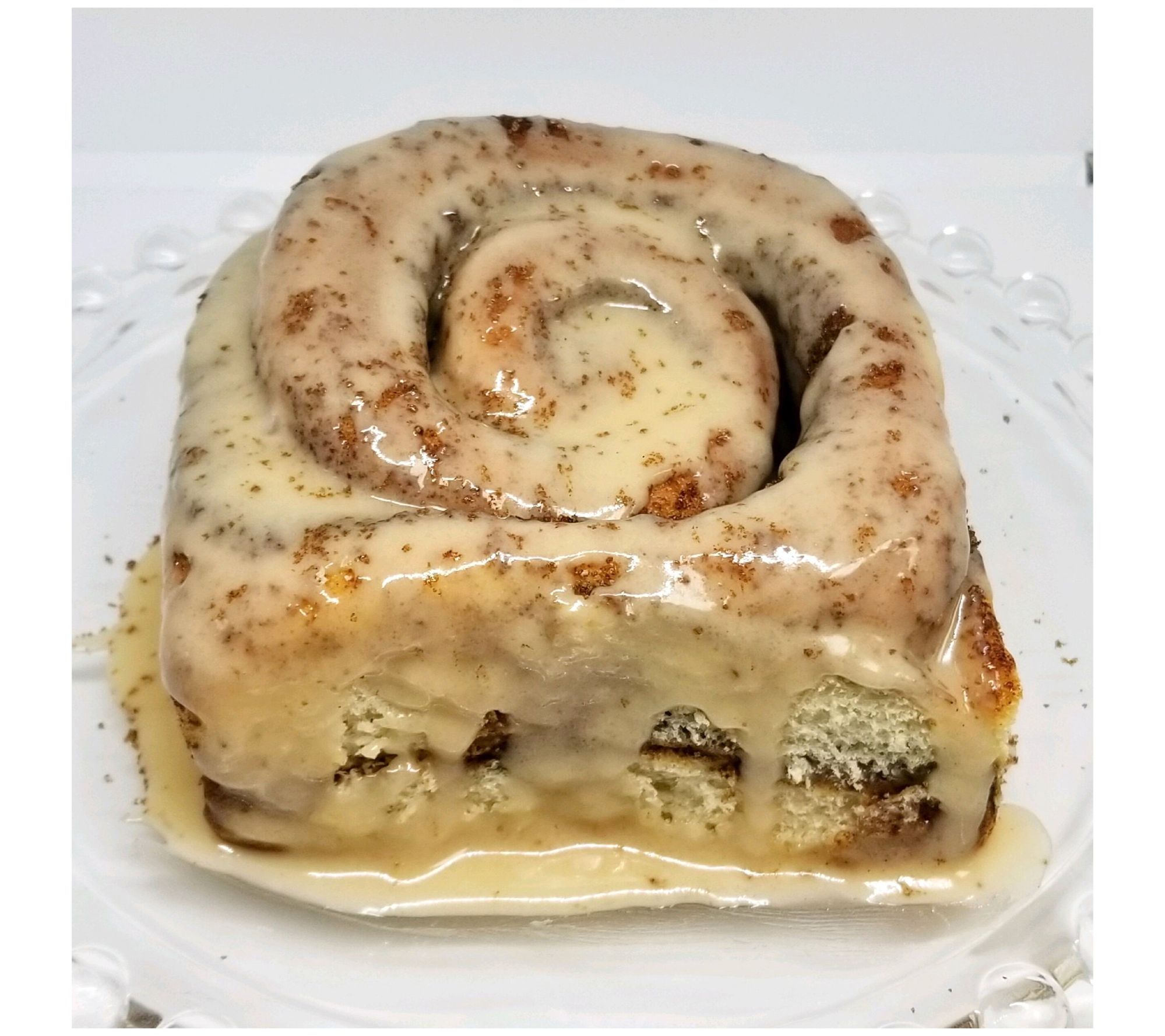 Cinnamom Bakery (6) Individual Jumbo Apple Cide r Glaze Rolls