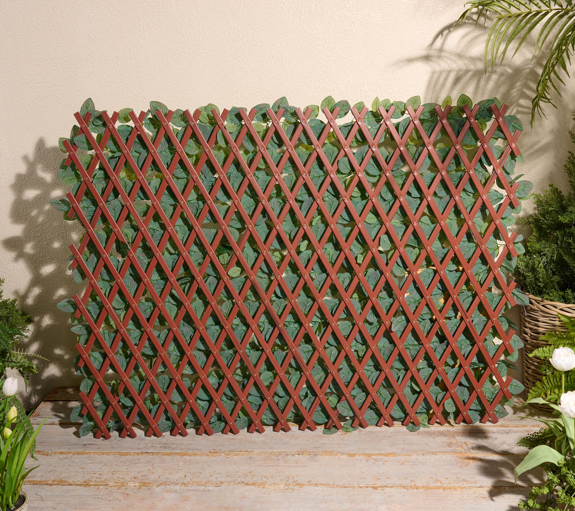 Wicker Park Fadeproof Boxwood Expandable Privacy Fence - QVC.com