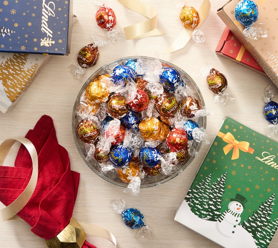 SH12/7 Lindt LINDOR 125pc Assorted Truffles w/5 Holiday Boxes