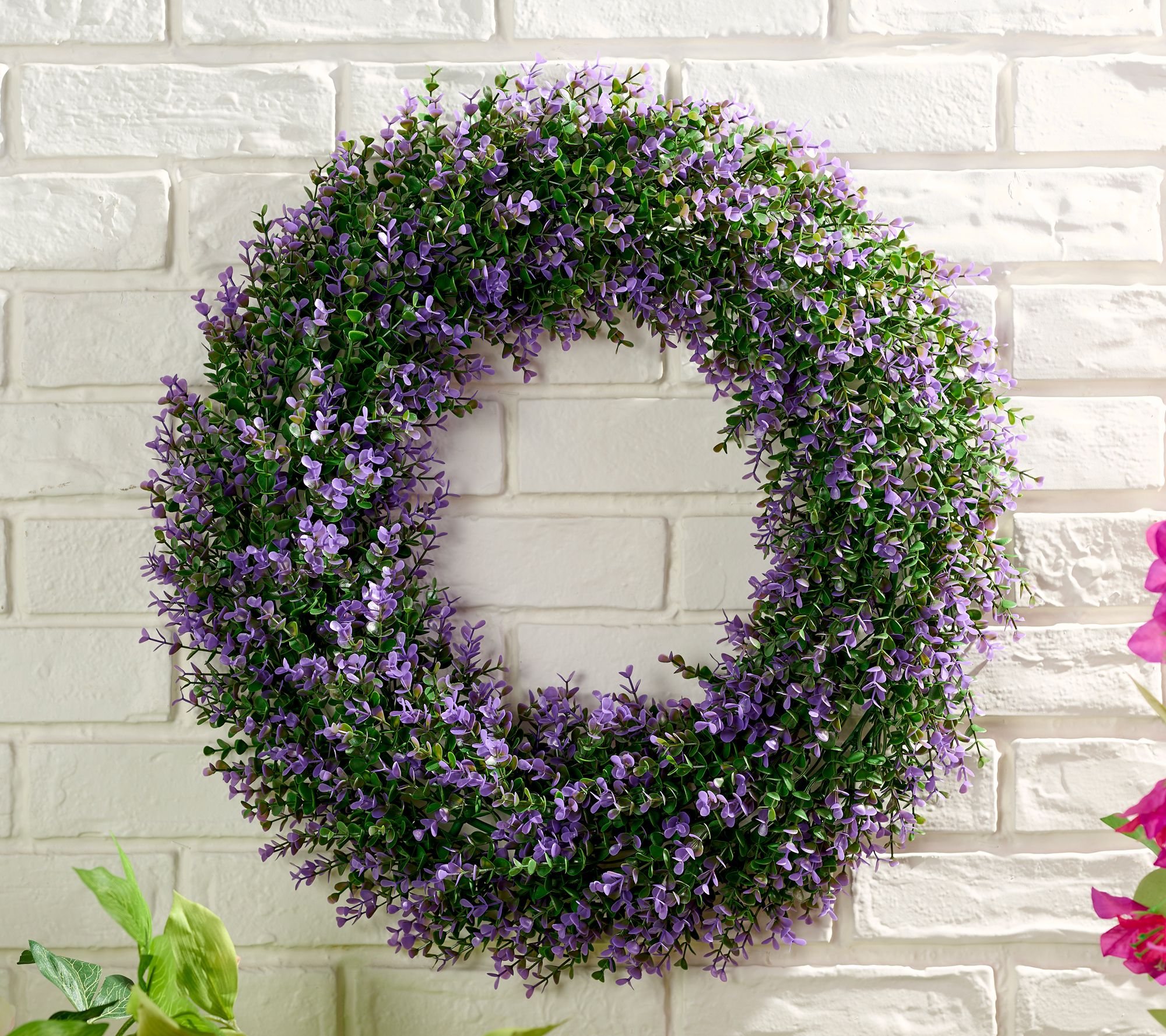 Wicker Park 24 Faux Long Boxwood Indoor/Outdoor Wreath 