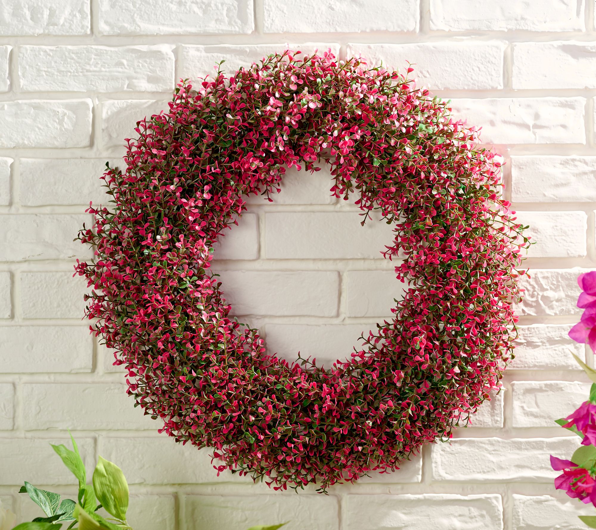 Wicker Park 24 Faux Long Boxwood Indoor/Outdoor Wreath 