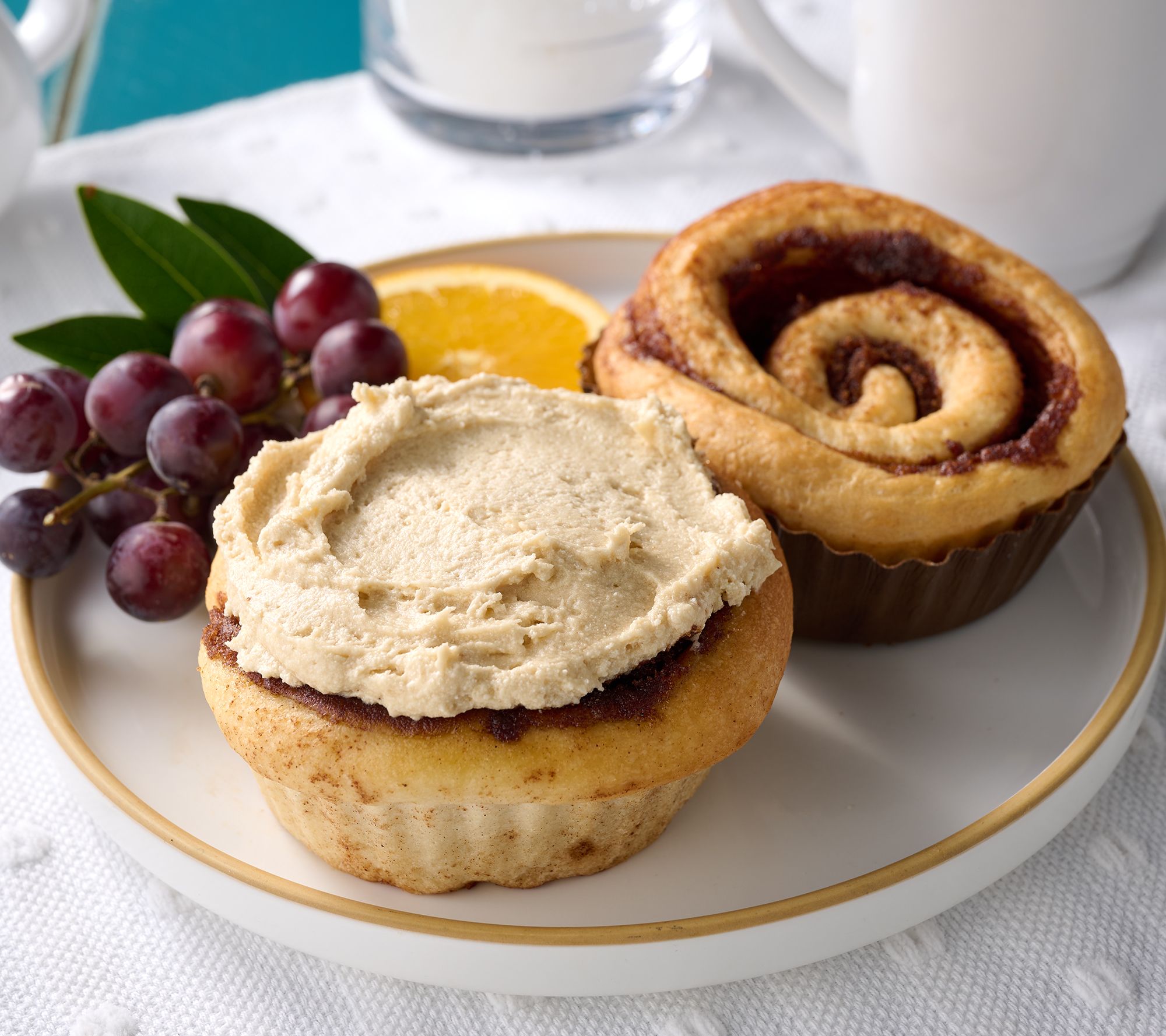  CinnaMom Bakery (9) 6.5 oz Cinnamon Rolls with Choice of Frosting