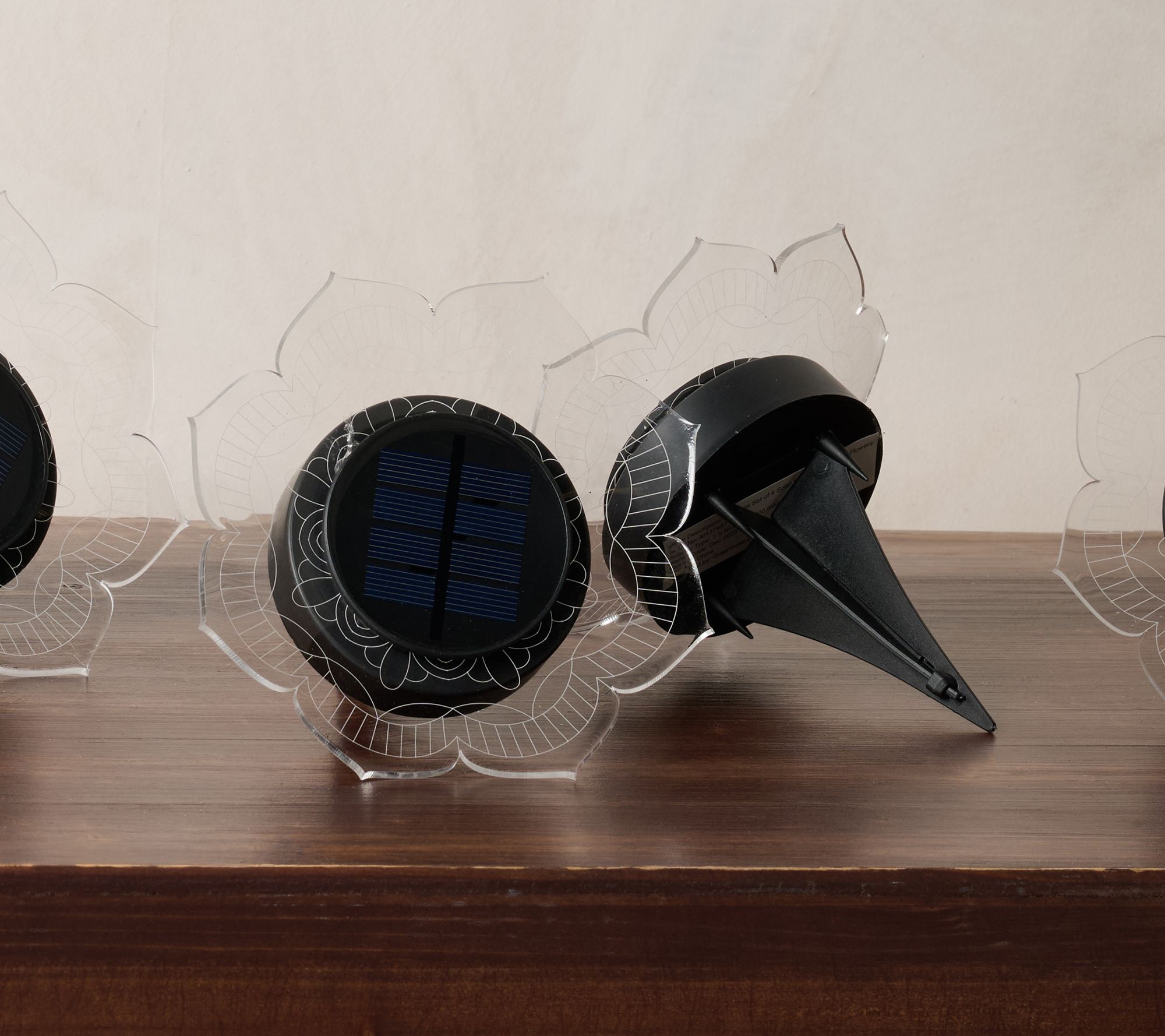 Jennings Set of 4 Fiber Effect Acrylic Flower Solar Light Set