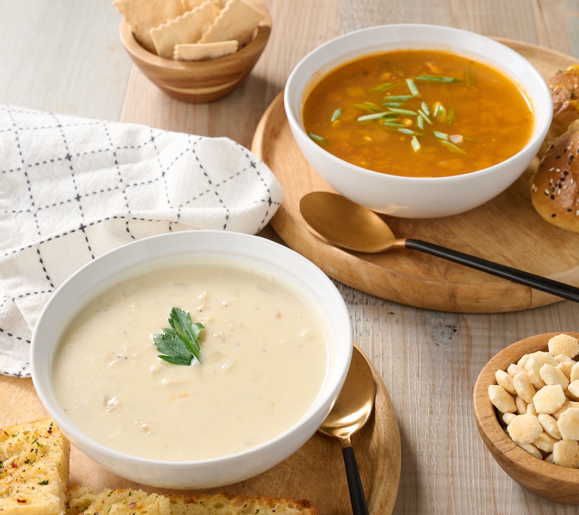 Roger's Fish Co (2) 18-oz New England or Manhattan Clam Chowder