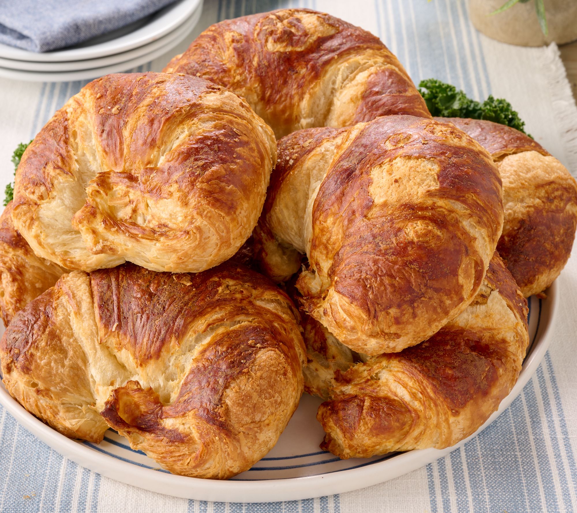 Authentic Gourmet (24) 3.5oz Pretzel Croissants