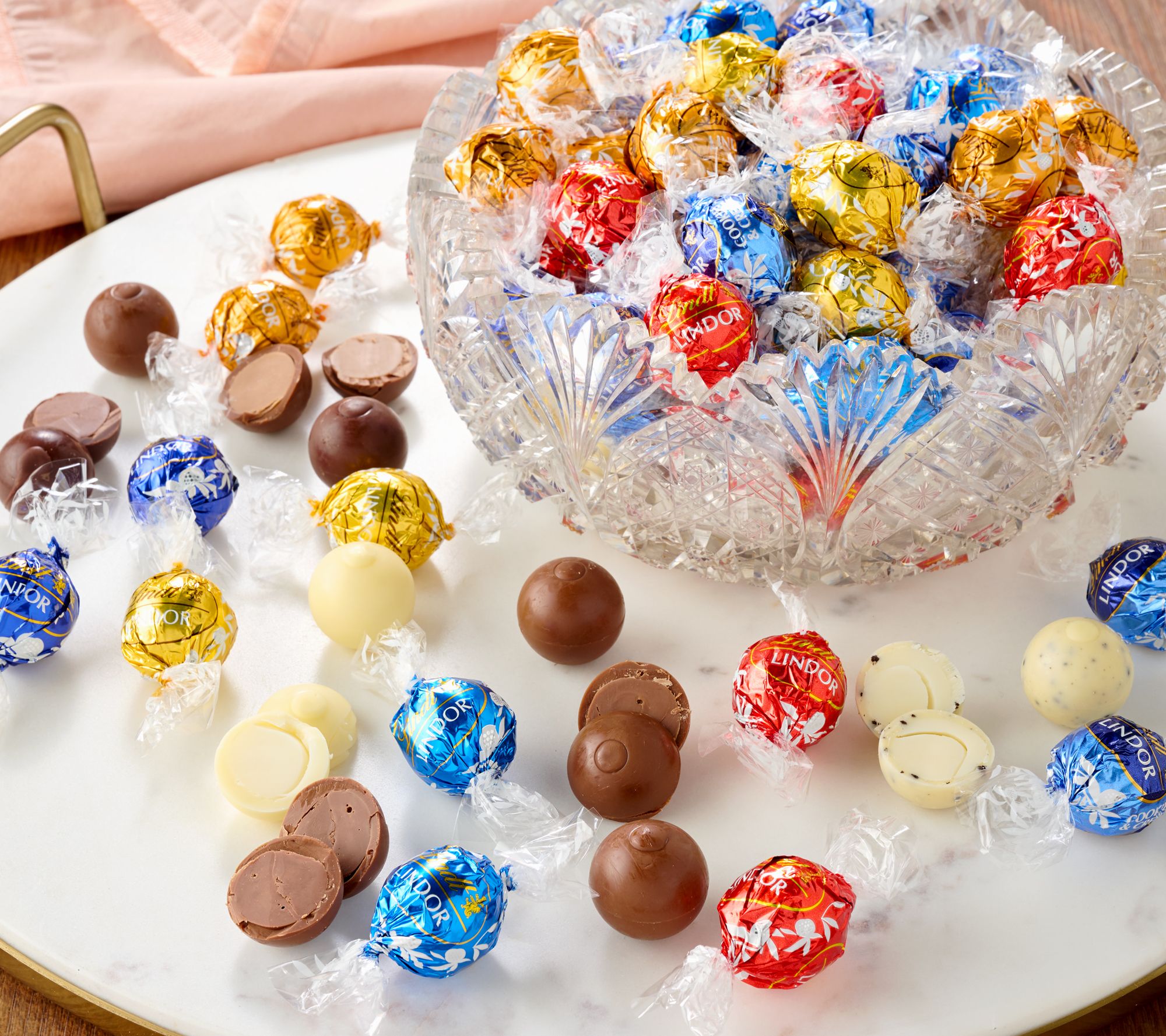 Lindt 90ct LINDOR Truffles Assorted Favorites Bag
