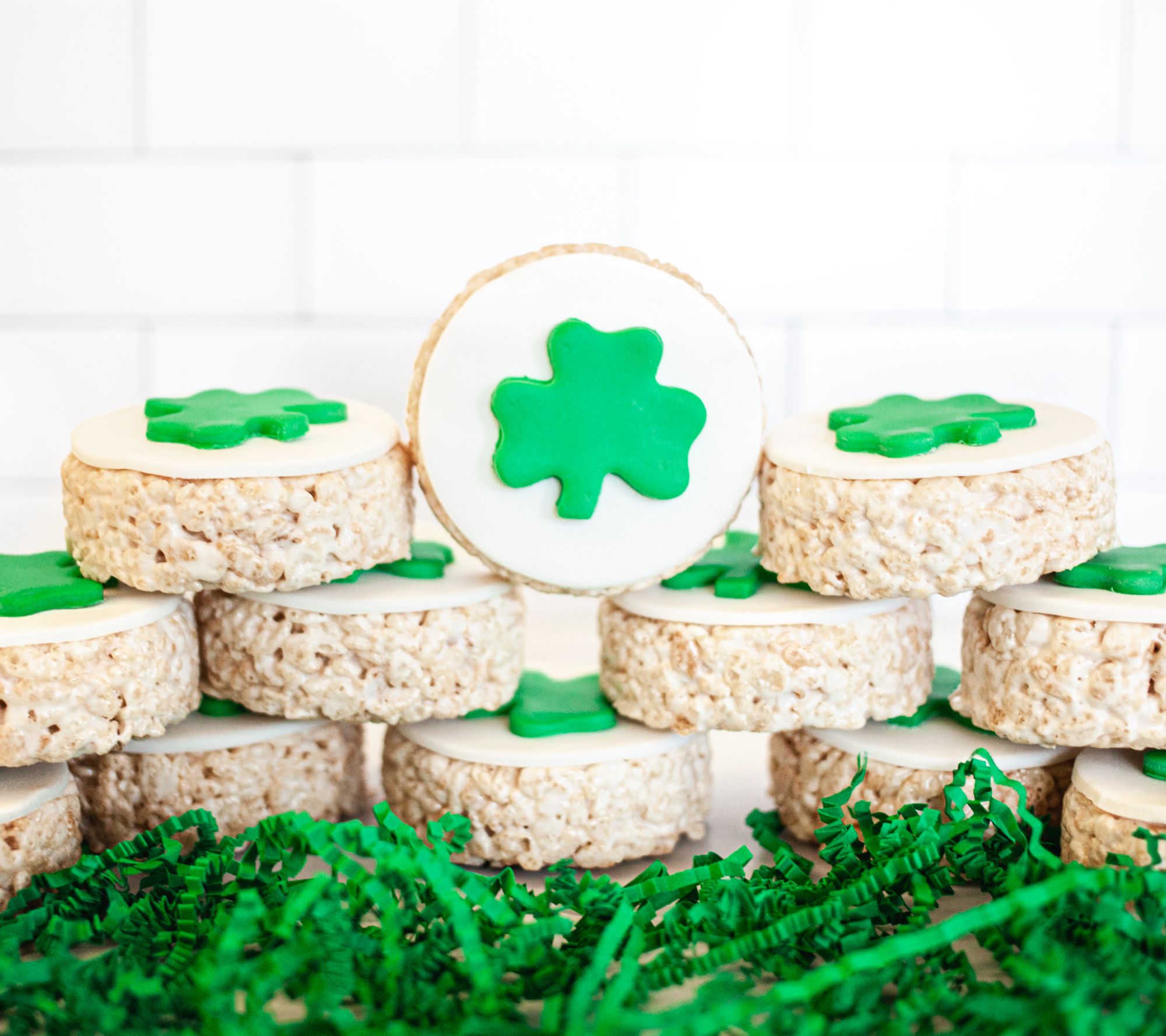 Creative Crispies 12-Piece St. Patrick's RoundTreats