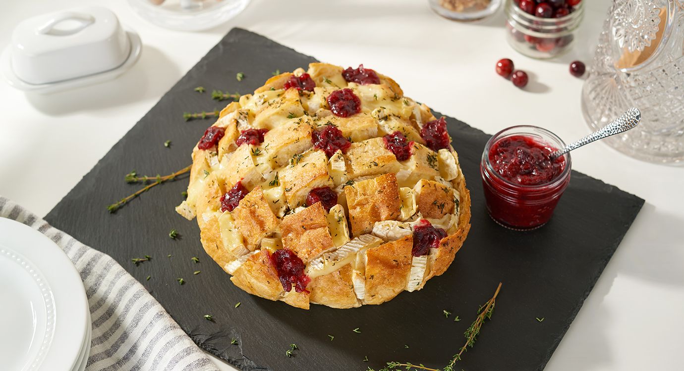 Cranberry Brie Pull-Apart Bread