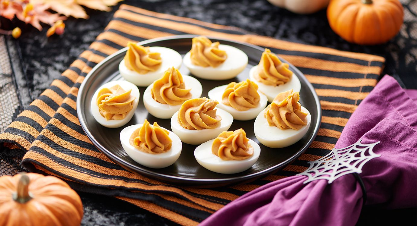 https://qvc.scene7.com/is/image/QVC/pic/cd/ITKWDRecipe_SmokyPumpkinDeviledEggs_1380x750_20211001.jpg?$aemrecdetailmain$