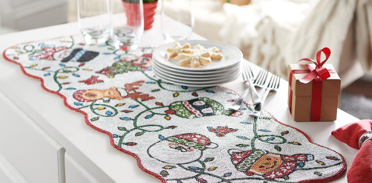Beyond the Table: Christmas Coffee Table Decor