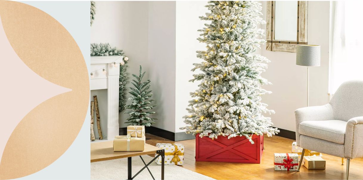 The Finishing Touch: Christmas Tree Garlands and Collars