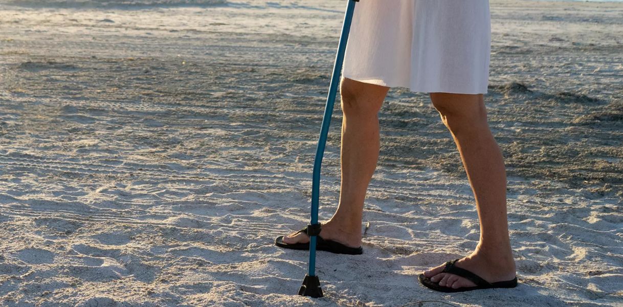 Dynamo Cyclone Cane with CrossBow Balance Technology