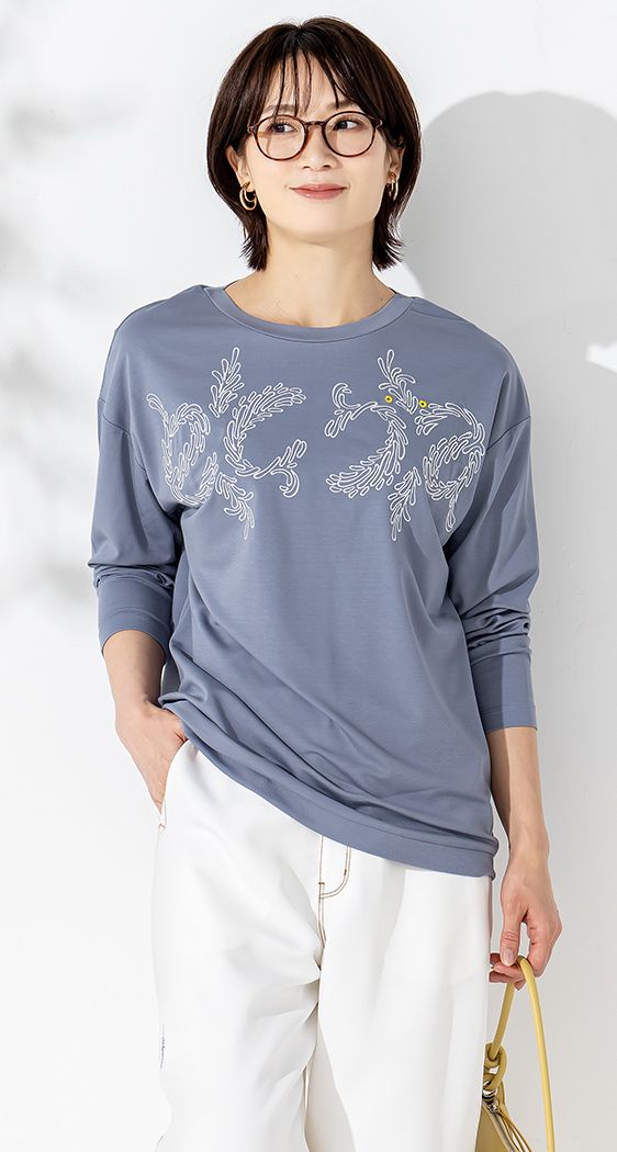 刺繡プルオーバー