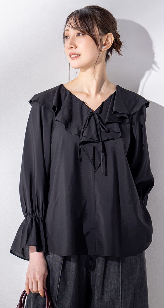 フリルブラウス