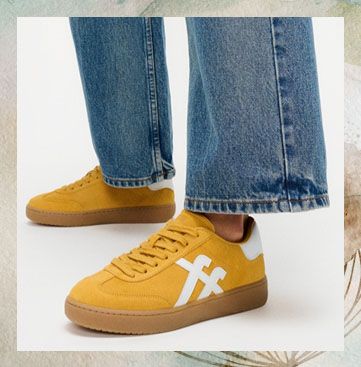 Spread the cost of shoes and handbags in 4 interest-free instalments