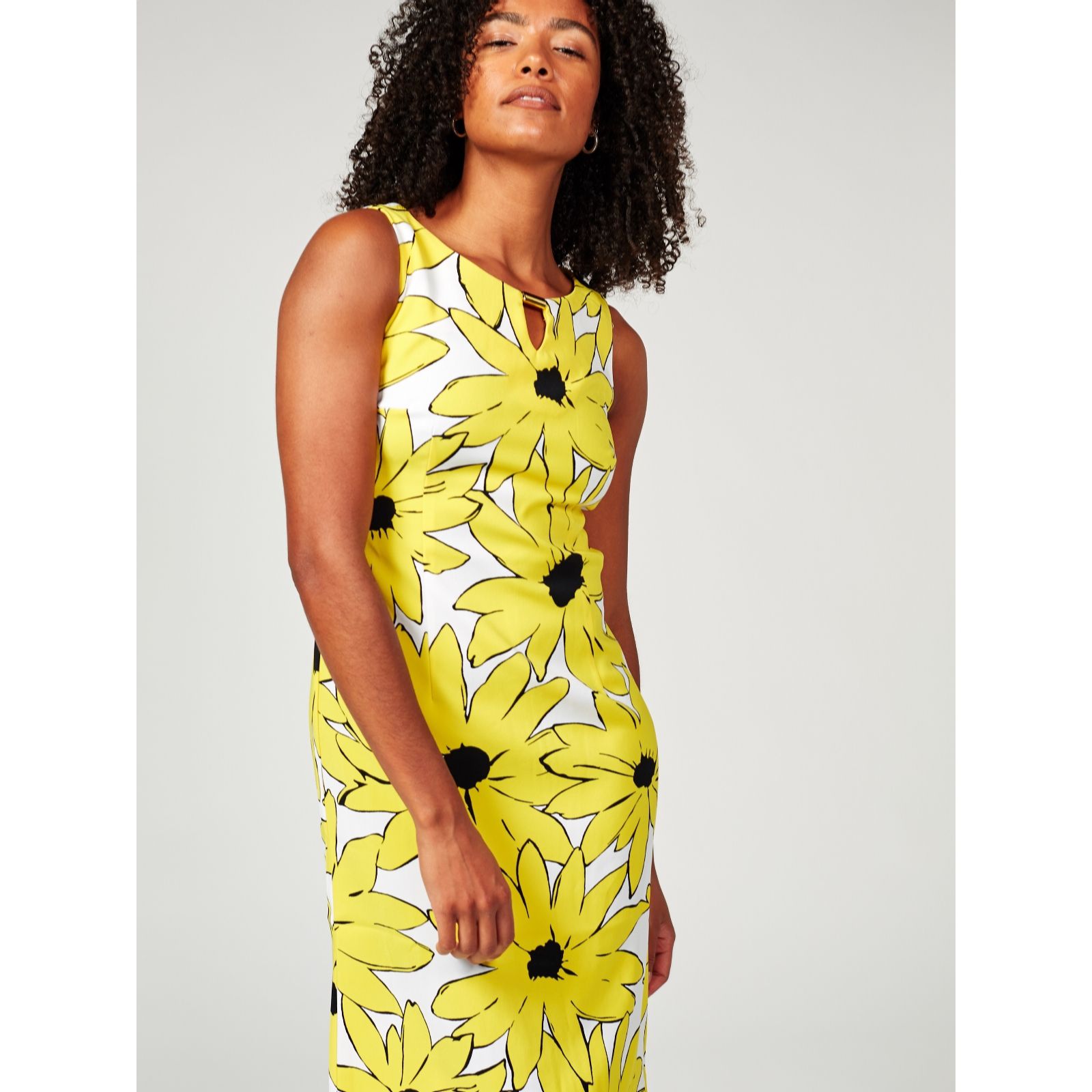 Ronni Nicole Sleeveless Floral Print Dress with Keyhole Detail