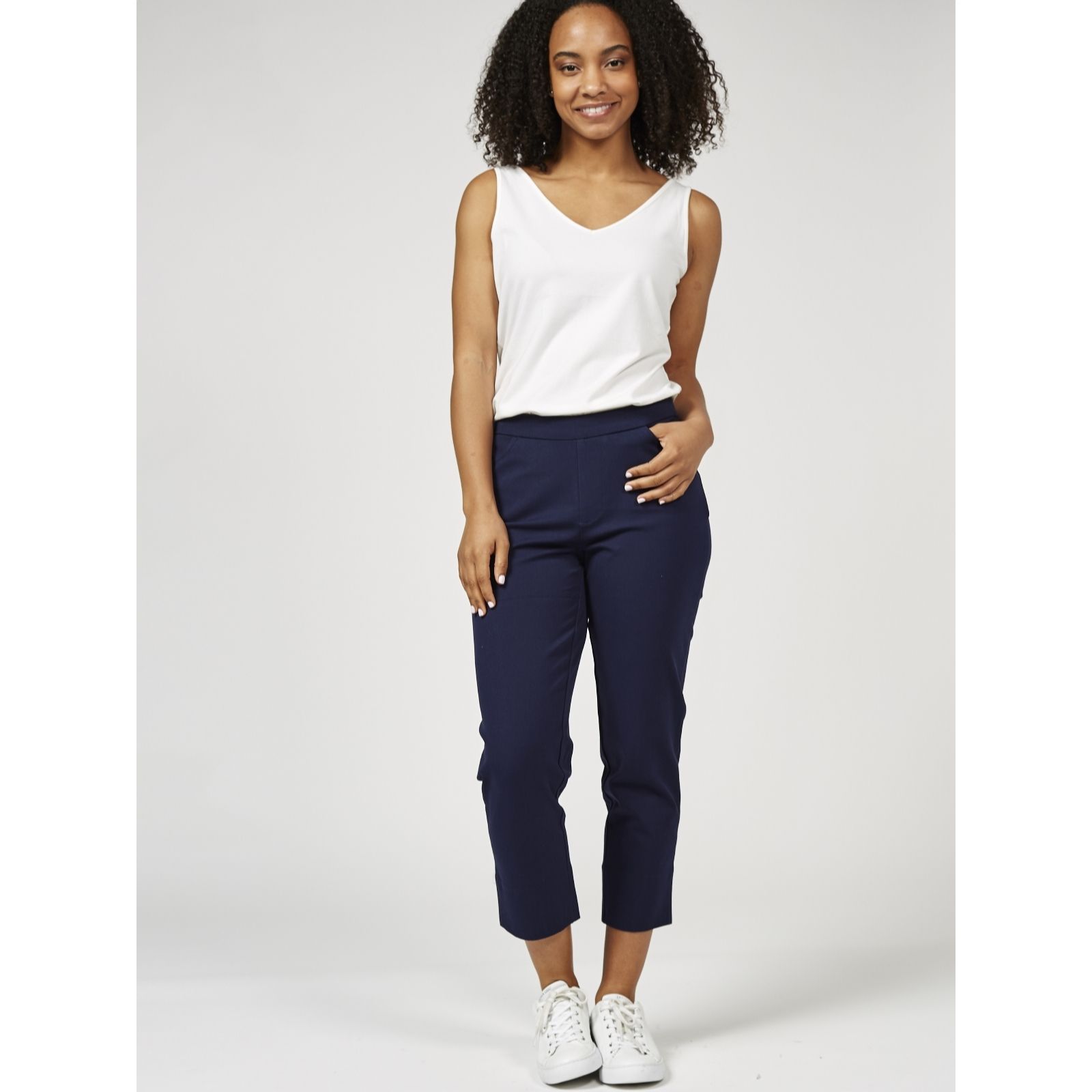 Outlet Isaac Mizrahi Live 24/7 Stretch Cropped Petite Trousers - QVC UK