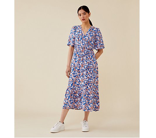 Finery London Alexia Printed Daisy Teired Dress