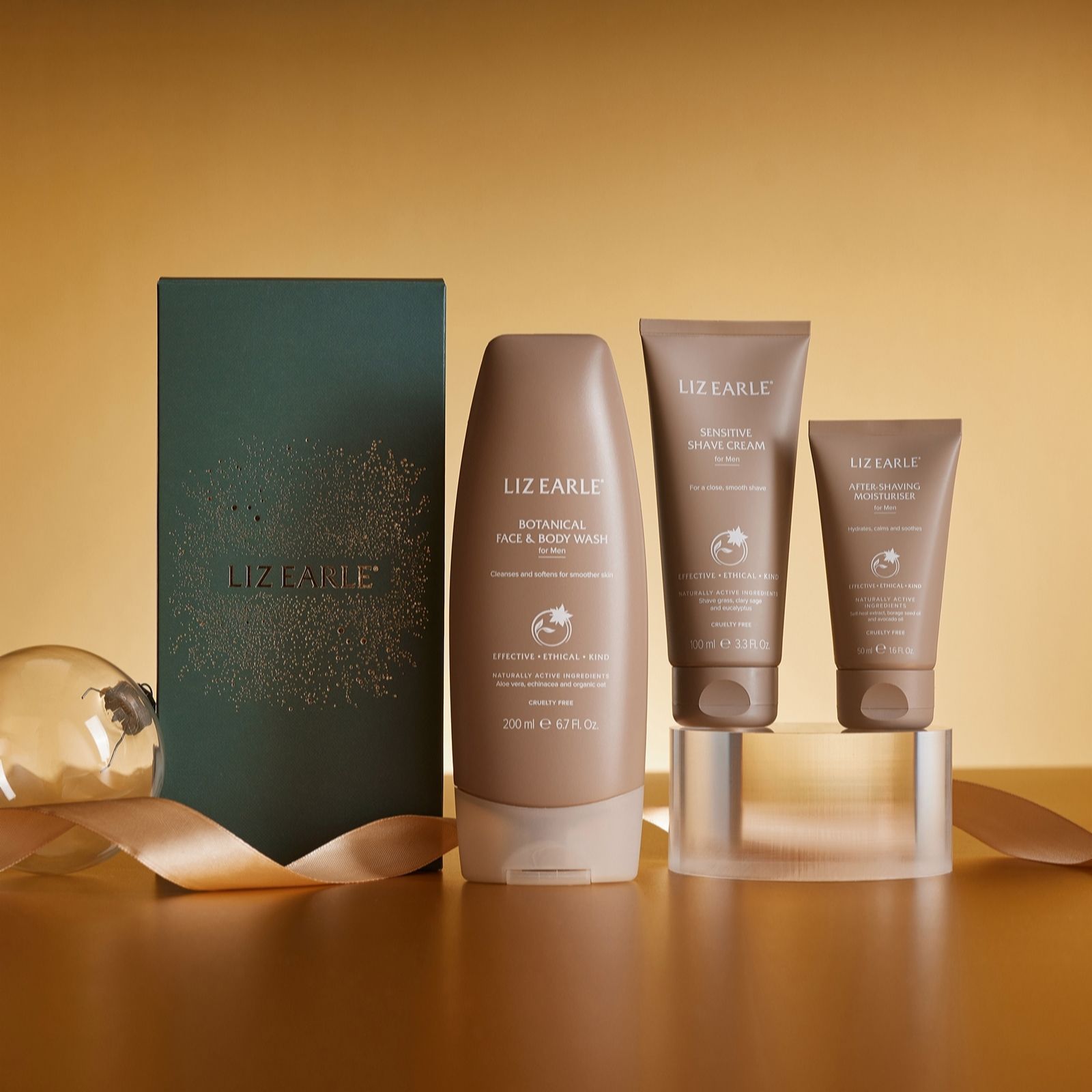  Liz Earle Grooming Essentials Gifting Trio