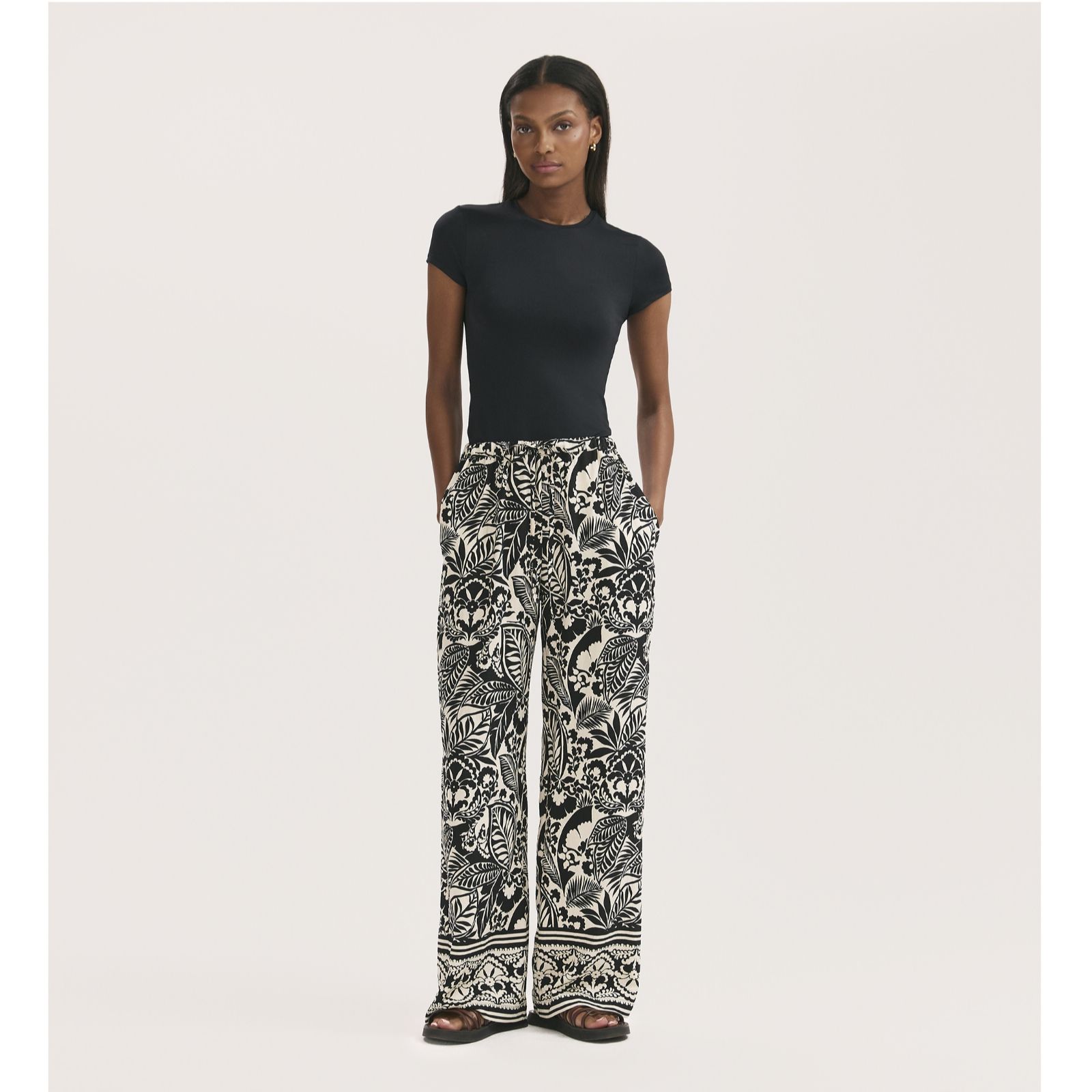 Finery London Eden Printed Trousers Short