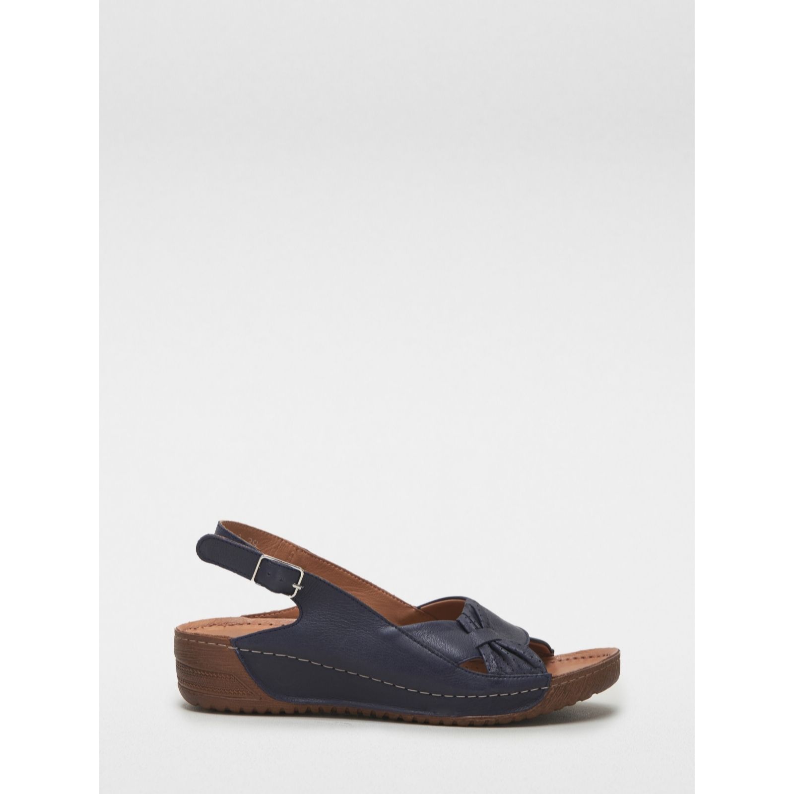 Outlet Adesso Kim Buckle Strap Sandal