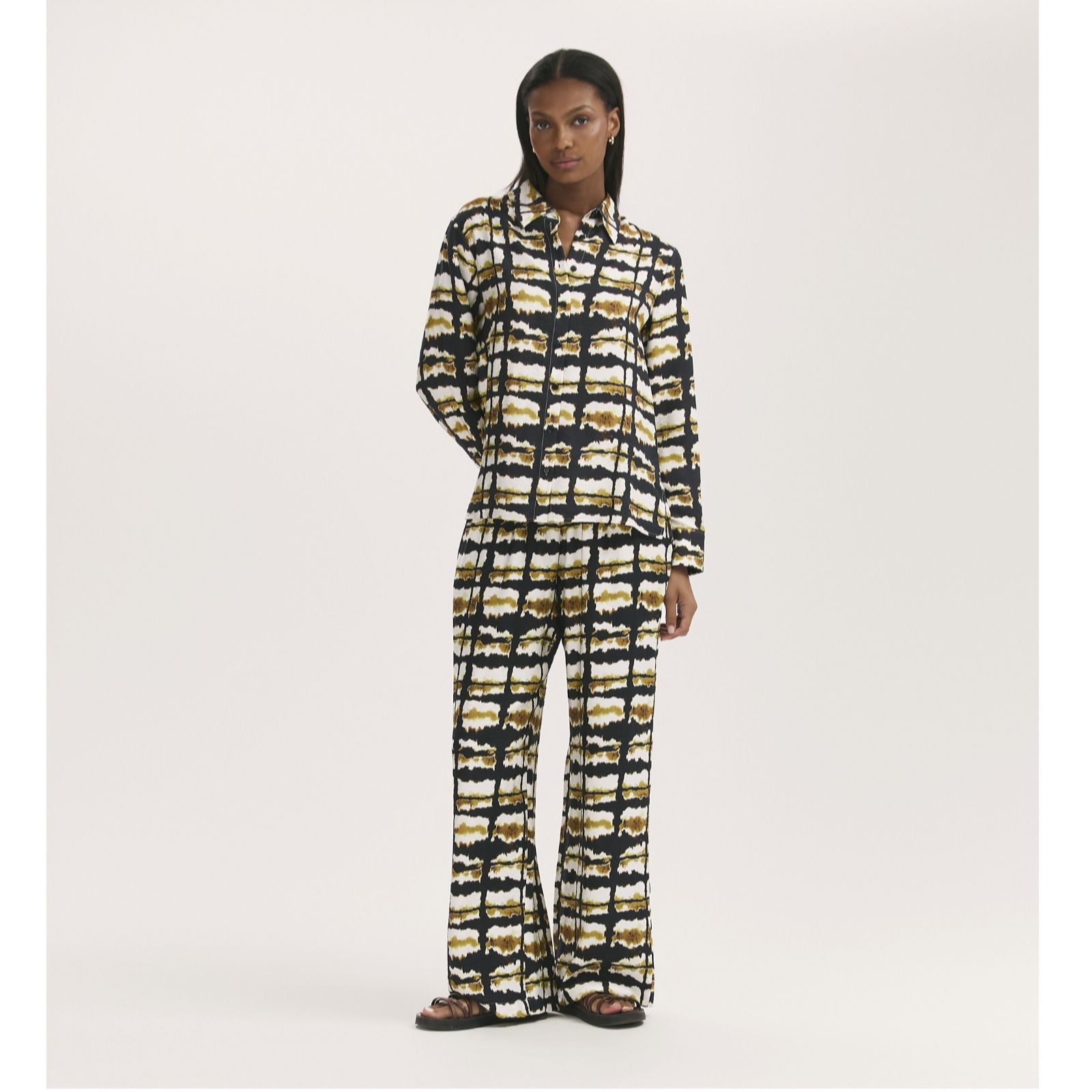 Finery London Roma Printed Button Up Shirt