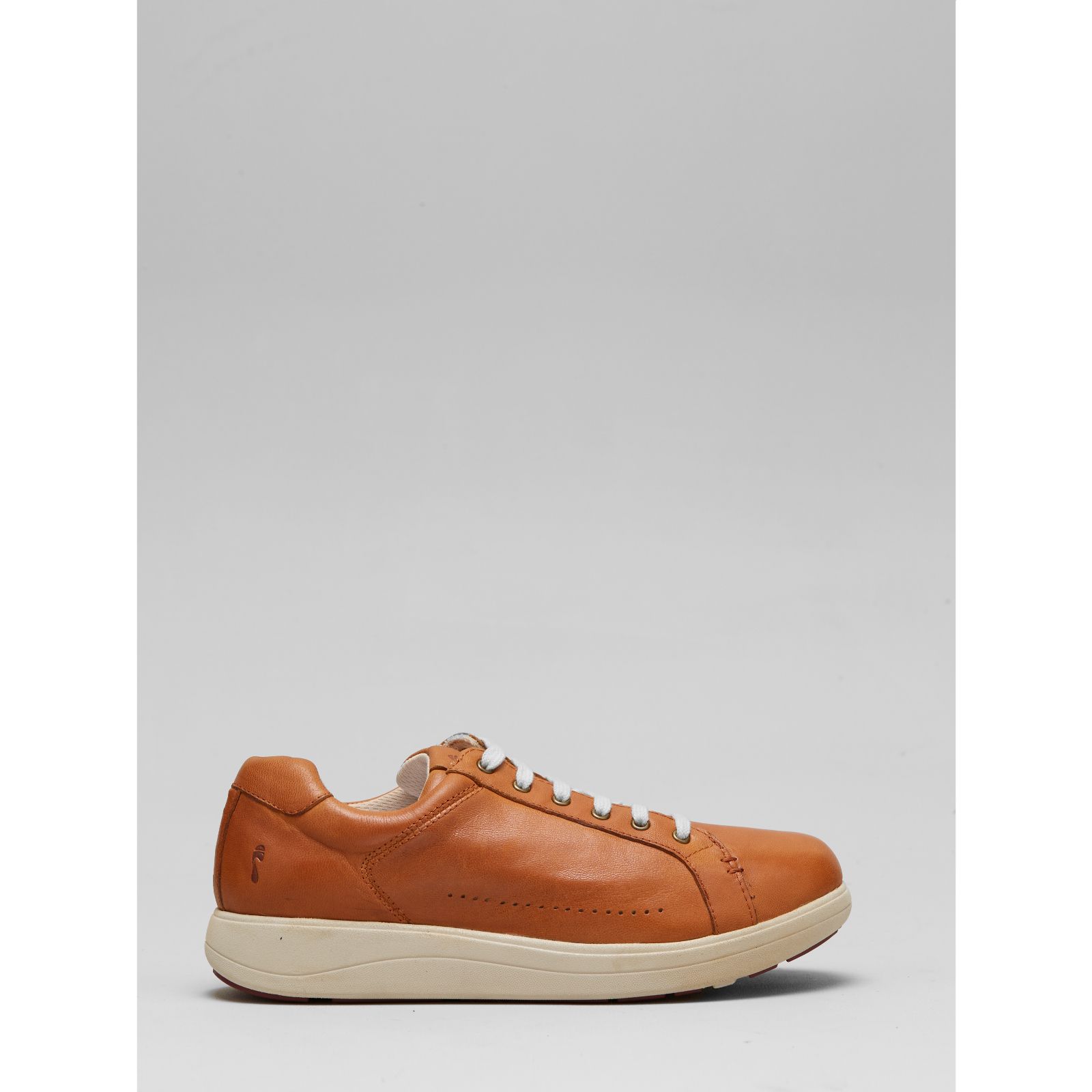 Outlet Strive Dakota Lace-Up Trainer