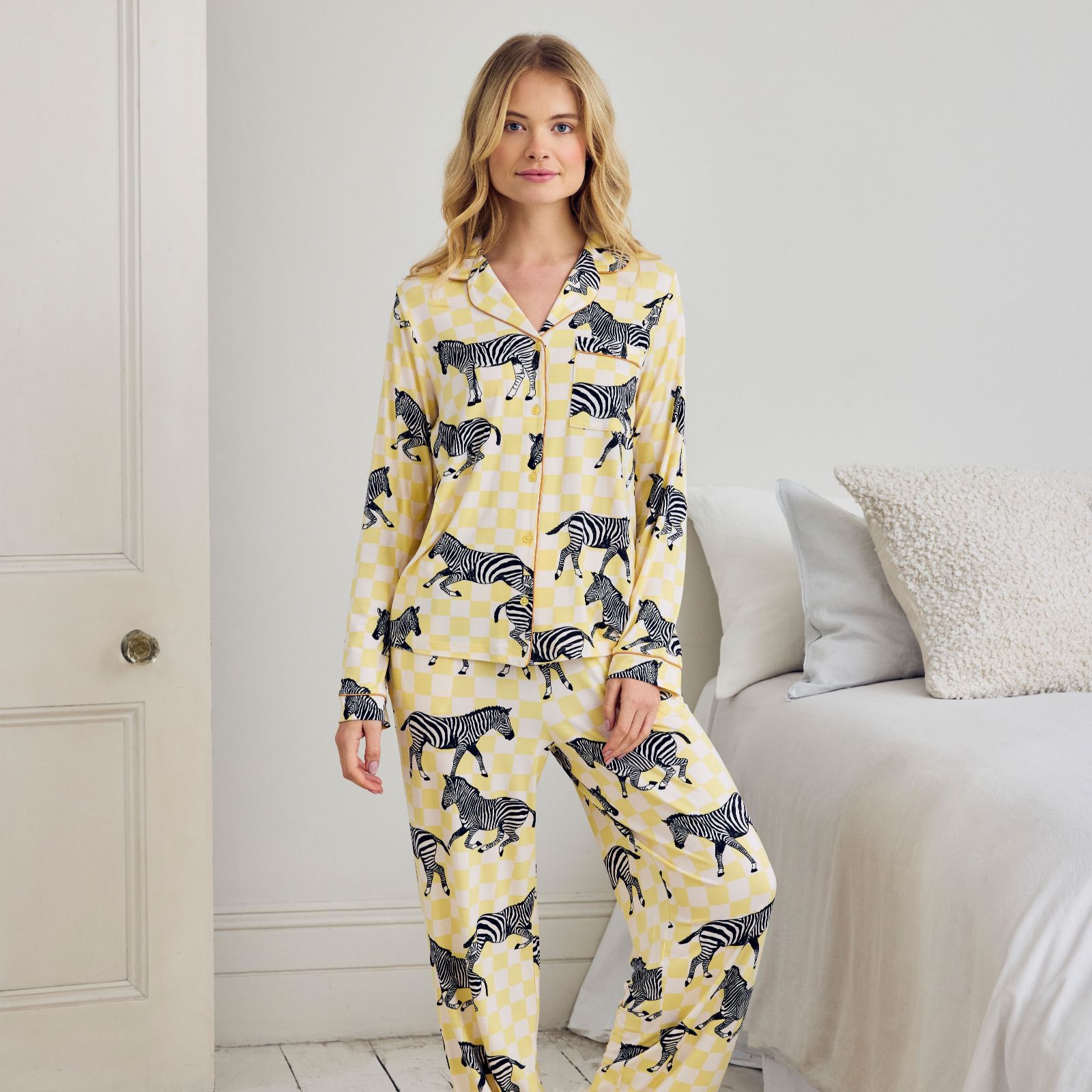 Chelsea Peers Classic Long Sleeve PJ Set