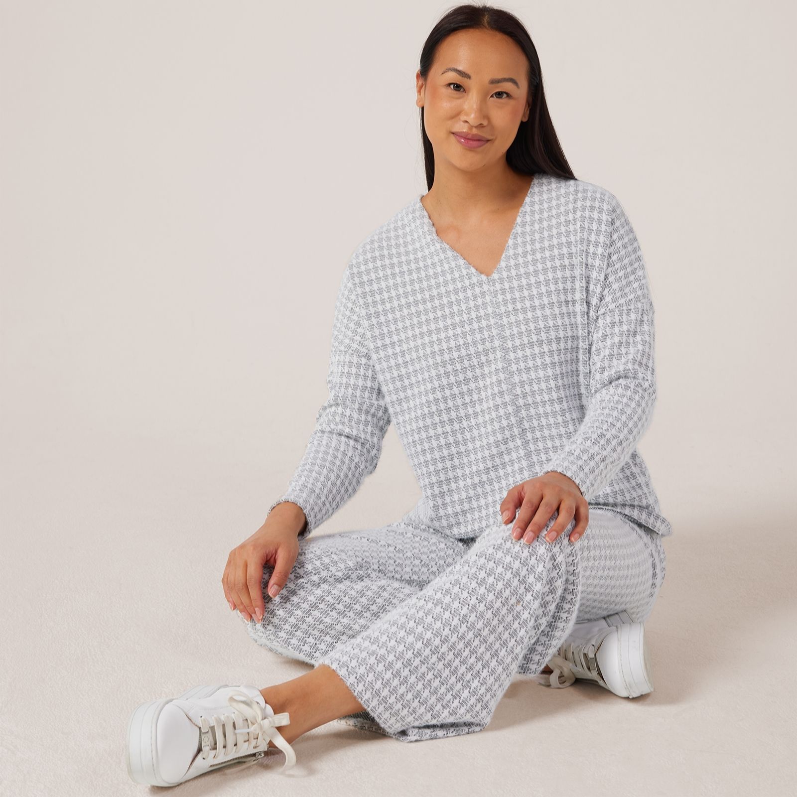 Kim & Co Houndstooth Sweater Jaquard Long Dolman Sleeve Shirt