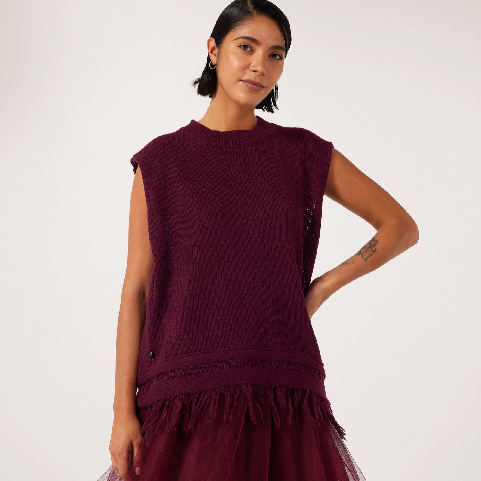Malissa J Sleeveless Knit Jumper With Fray Hem