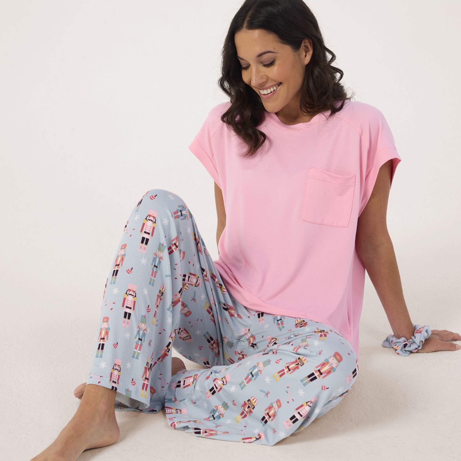 Cozee Home Christmas Long PJ Set w Scrunchie