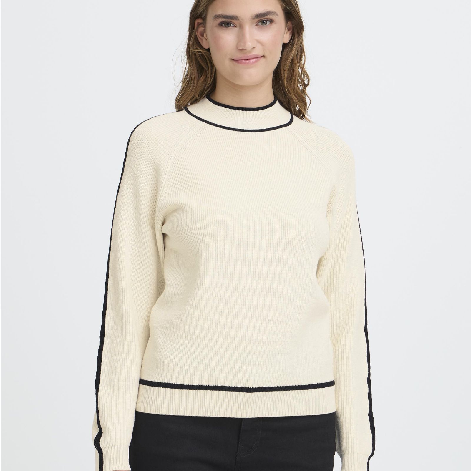 ICHI Boston Long Sleeve Contrast Tipping Jumper