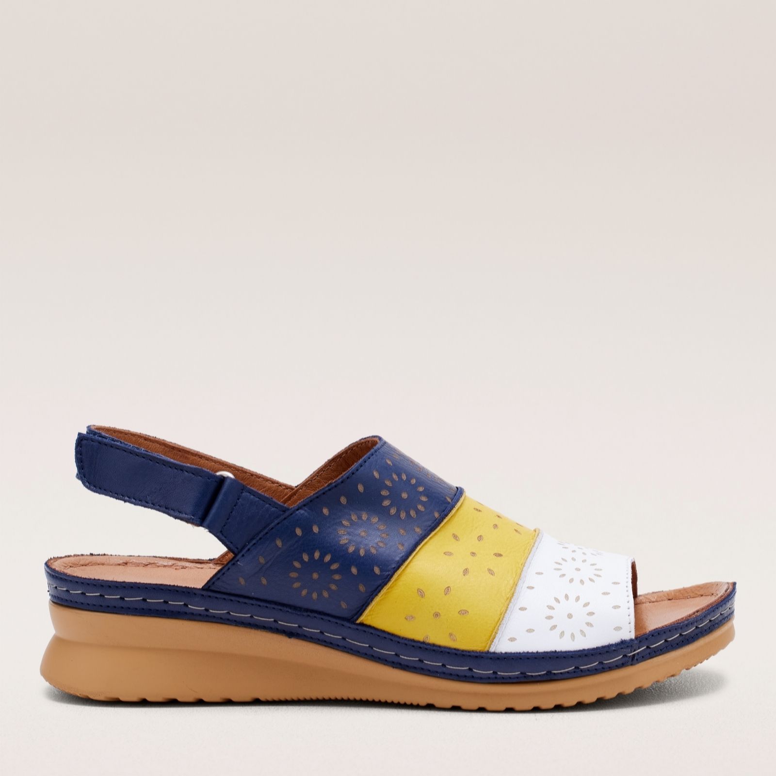 Outlet Adesso Aspen Leather Sandal