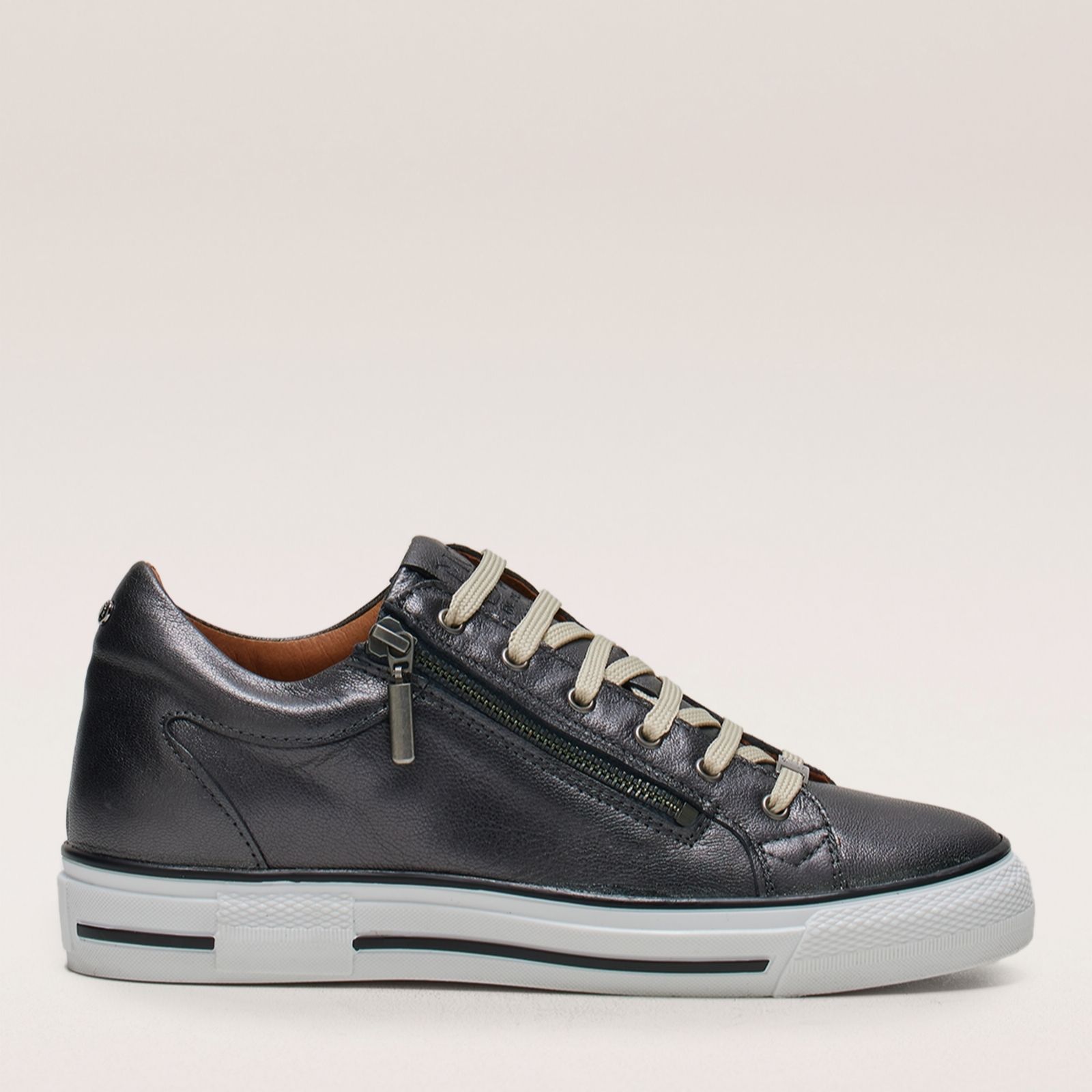 Outlet Moda in Pelle Bramleigh Trainer