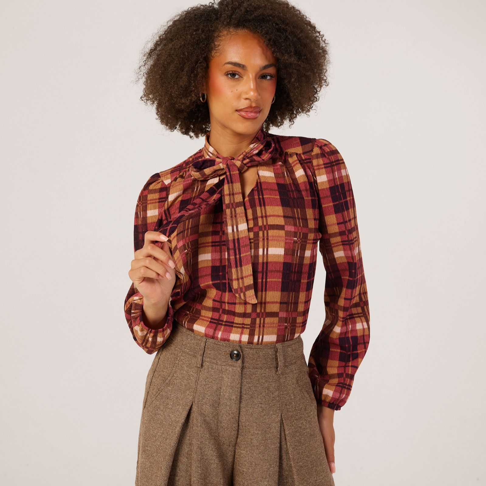 Kim & Co Plaid Stretched Crinkle Long Blouson Sleeve Tie Neck Top