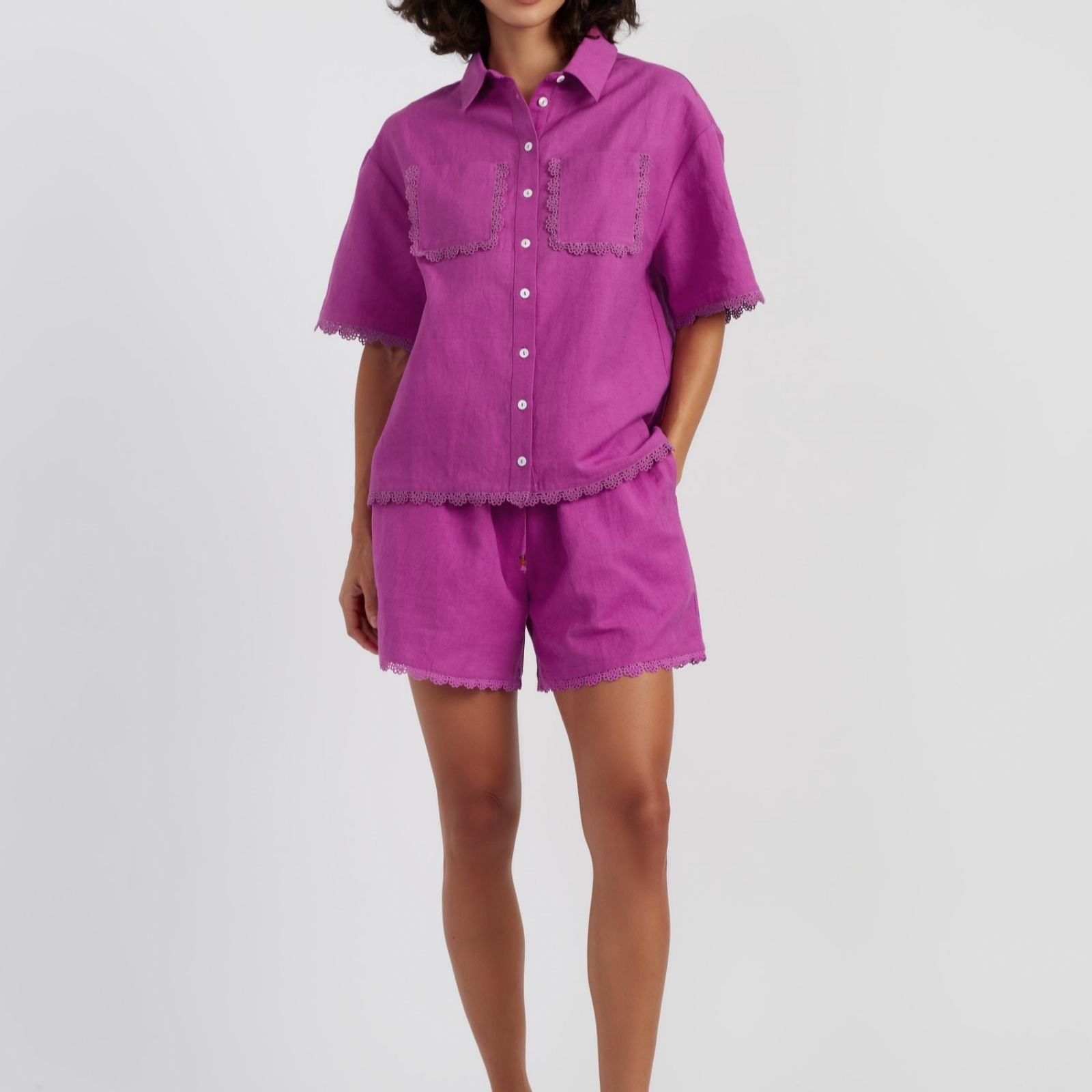 Chinti & Parker Linen Cotton Blend Shorts with Scallop Trim