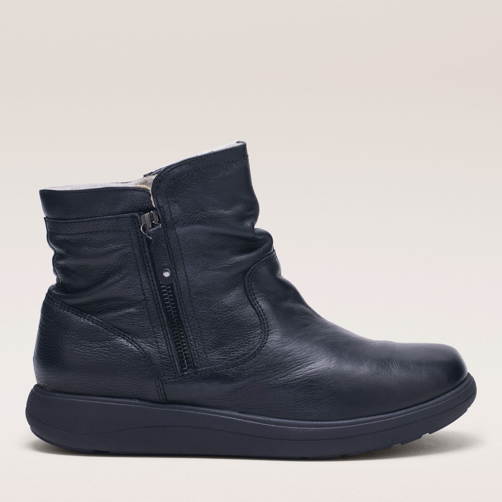 Outlet Strive Whitby Boot
