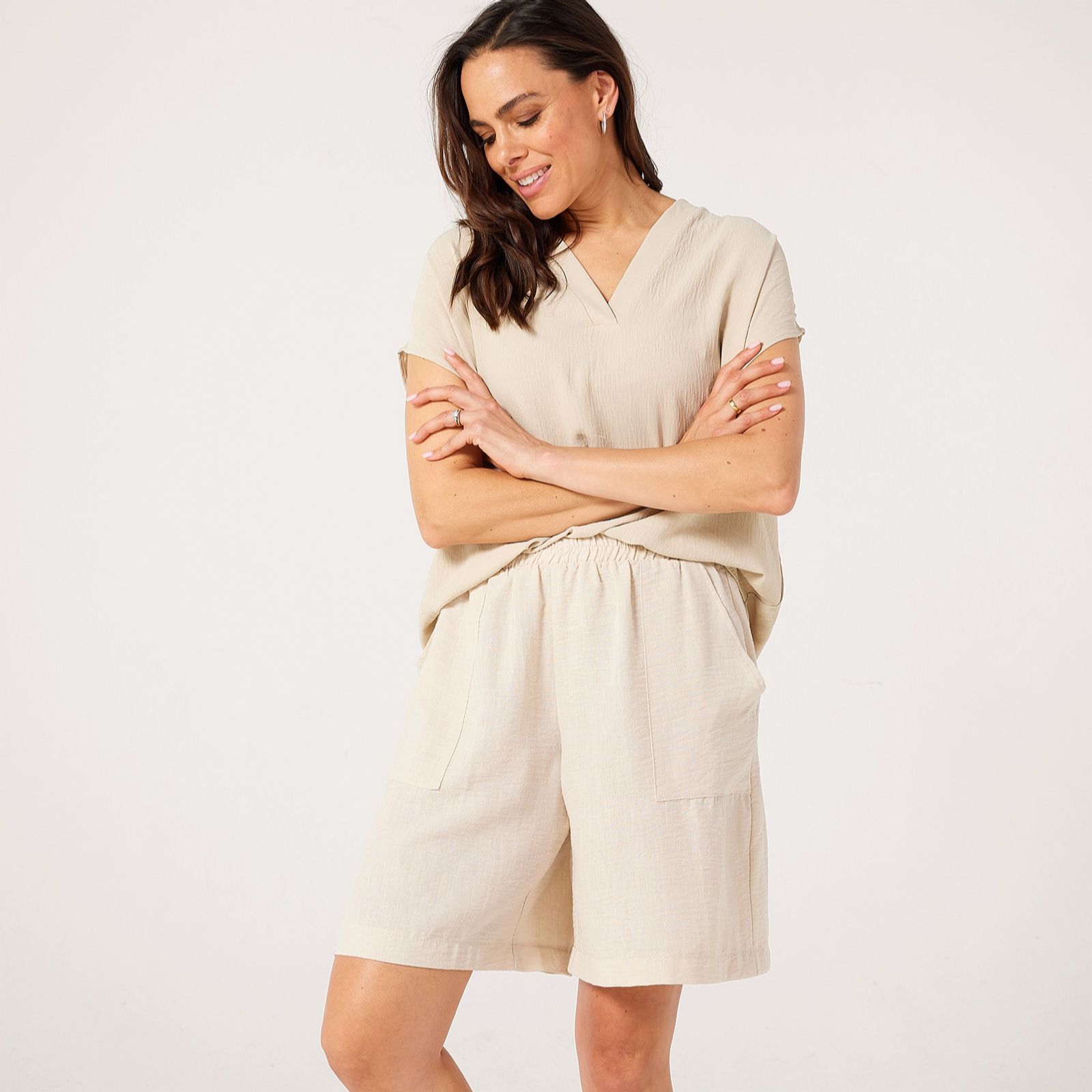 Kim & Co Linen Feel Shorts with Patch Pockets & Cuff