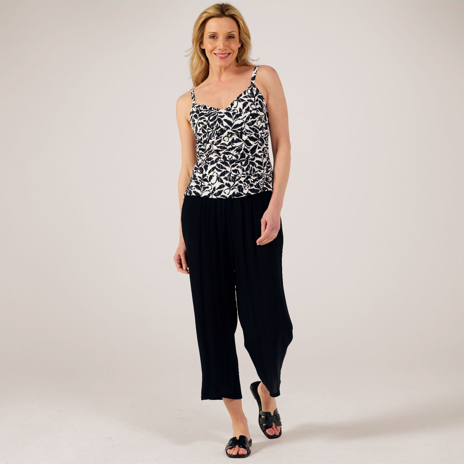 Ruth Langsford Cropped Holiday Trouser Petite - QVC UK