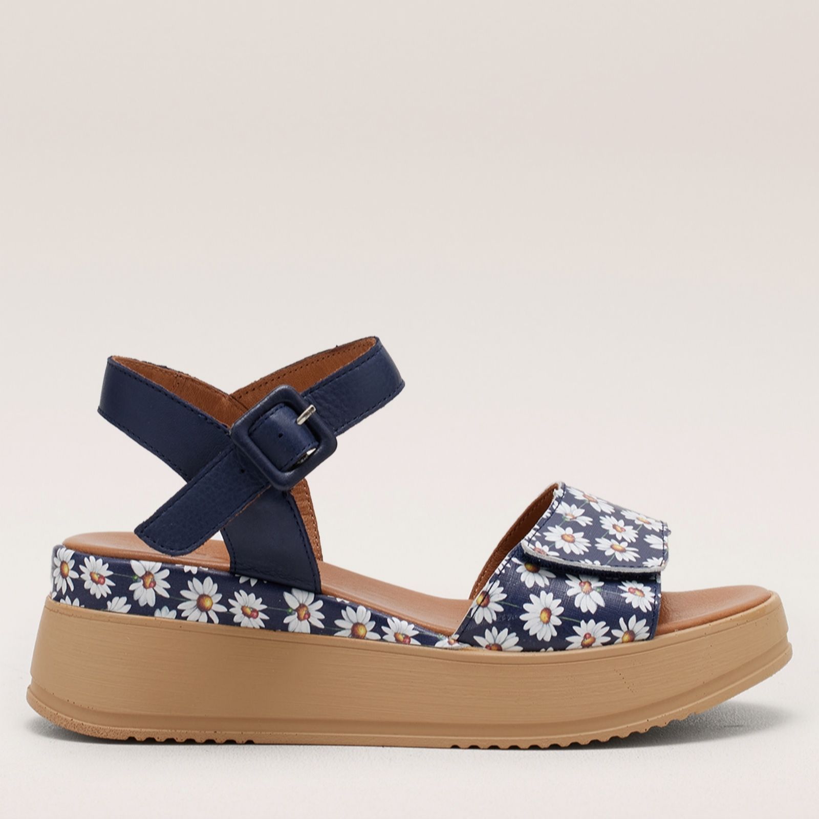 Adesso Daru Leather Sandal