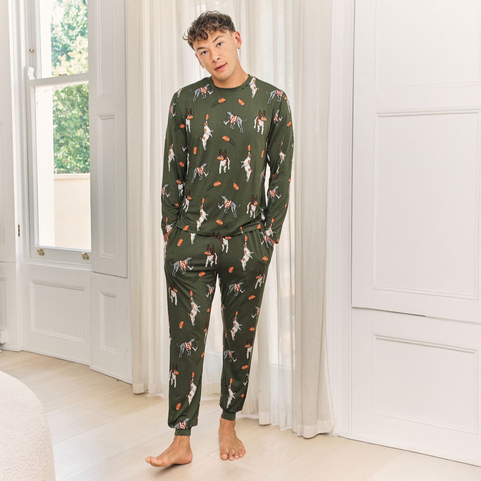 Chelsea Peers Men's Long-Sleeved Crew Neck PJ Set
