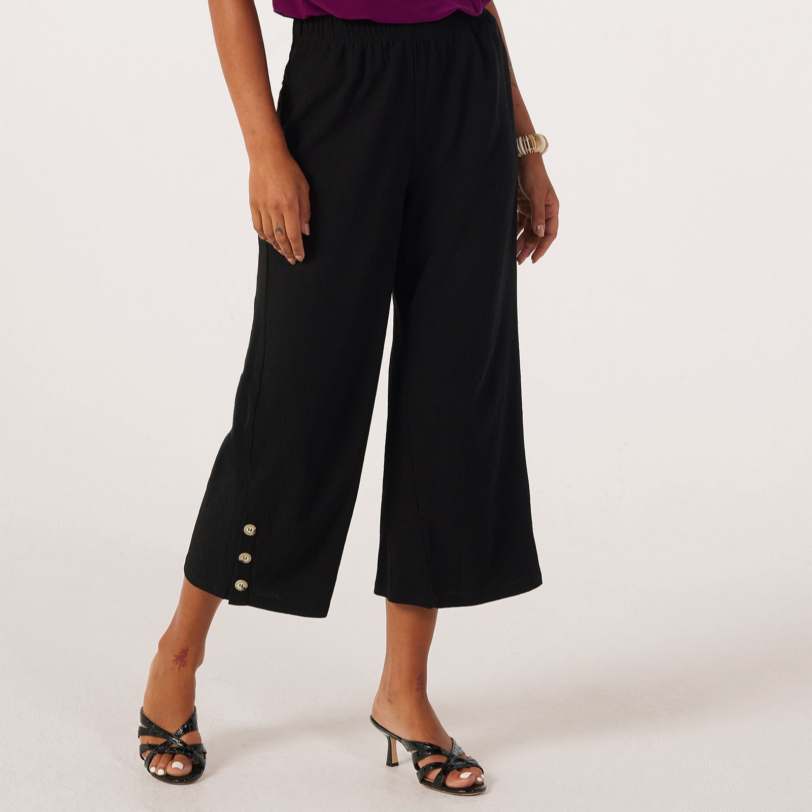 Kim & Co Stretch Crinkle Knit Cropped Standard Trousers Button Detail