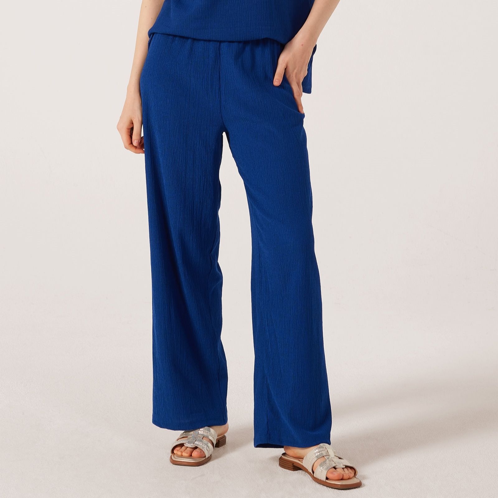 Kim & Co Stretch Crinkle Knit Straight Leg Standard Trousers